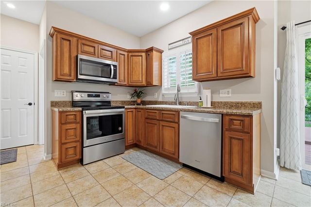 2713 Livingston LOOP, Virginia Beach, VA 23456