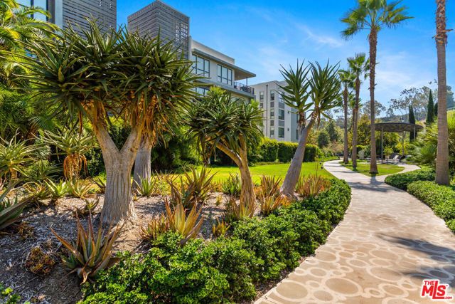 12963 Runway Road 218, Los Angeles, CA 90094