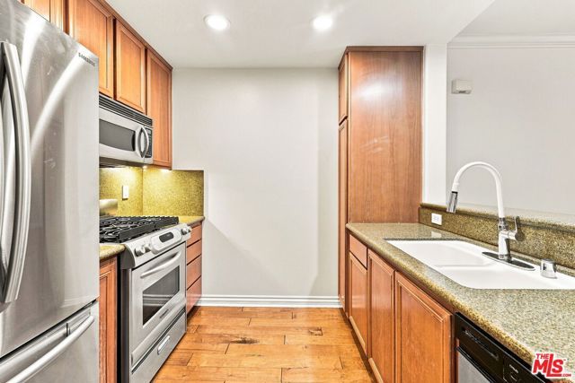 12963 Runway Road 218, Los Angeles, CA 90094