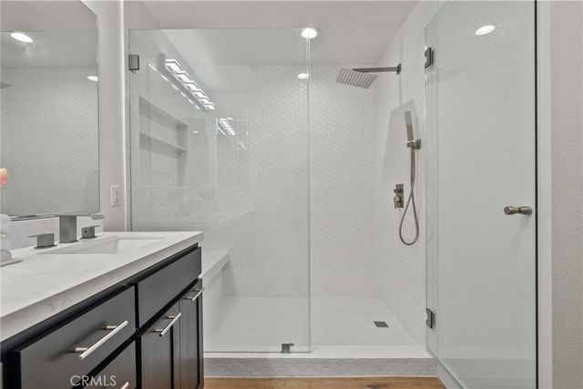 21301 Erwin Street 206, Woodland Hills, CA 91367