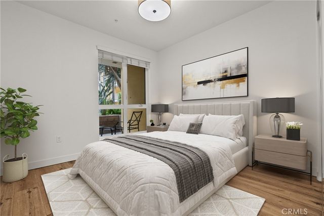 21301 Erwin Street 206, Woodland Hills, CA 91367