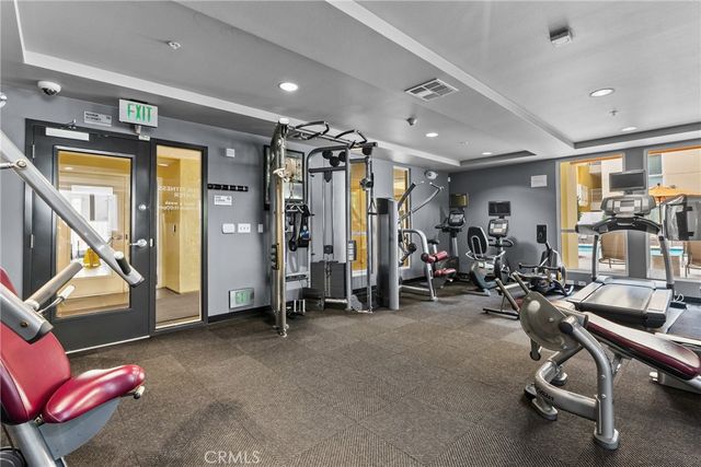 21301 Erwin Street 206, Woodland Hills, CA 91367