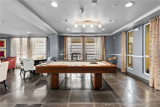 21301 Erwin Street 206, Woodland Hills, CA 91367