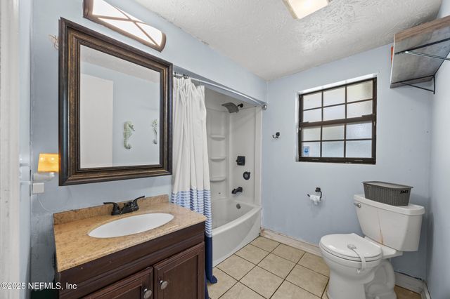 2343 LEONARDO Lane N, Jacksonville, FL 32218