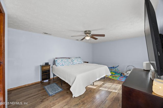 2343 LEONARDO Lane N, Jacksonville, FL 32218