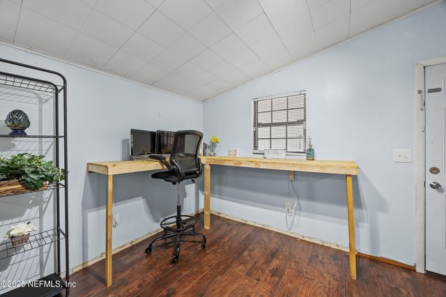 2343 LEONARDO Lane N, Jacksonville, FL 32218