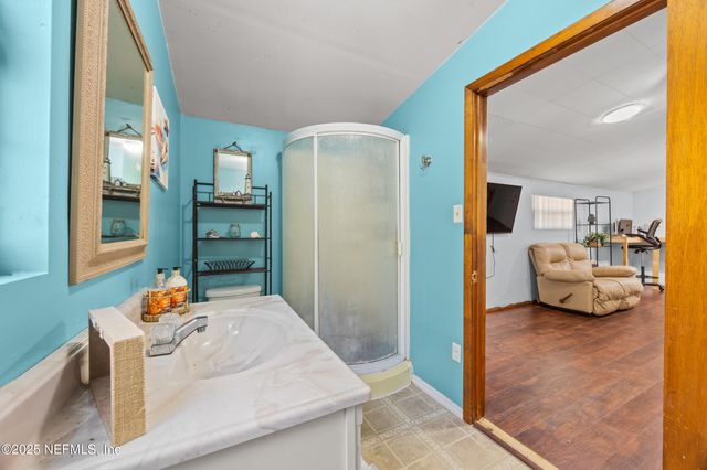 2343 LEONARDO Lane N, Jacksonville, FL 32218