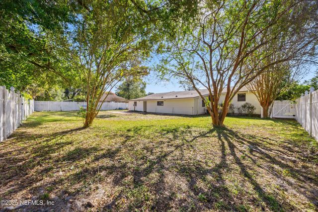 2343 LEONARDO Lane N, Jacksonville, FL 32218