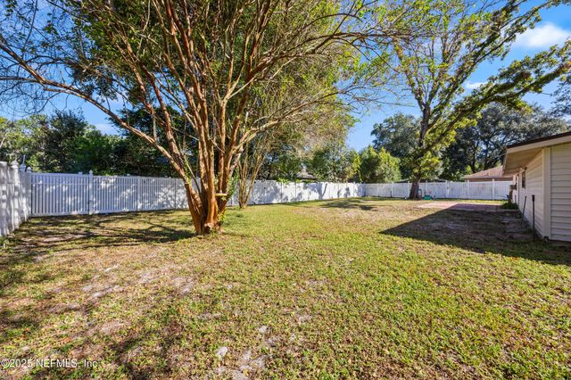 2343 LEONARDO Lane N, Jacksonville, FL 32218