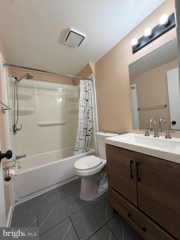 400 BARCLAY WALK, Cherry Hill, NJ 08034