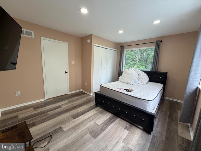 400 BARCLAY WALK, Cherry Hill, NJ 08034