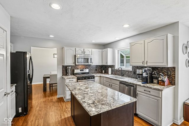 7194 Rodney Place, Noblesville, IN 46062