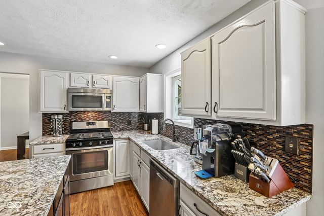 7194 Rodney Place, Noblesville, IN 46062