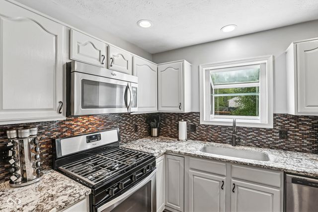 7194 Rodney Place, Noblesville, IN 46062