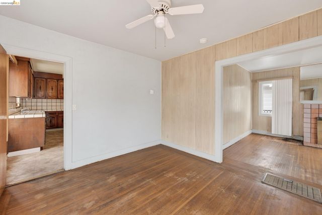 8115 Iris St, Oakland, CA 94605