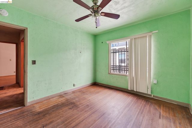 8115 Iris St, Oakland, CA 94605