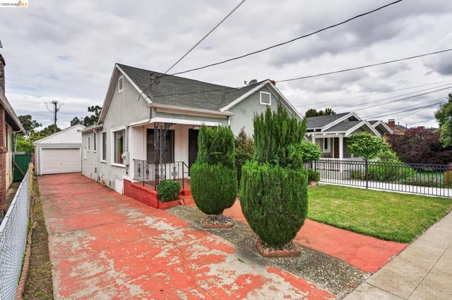 8115 Iris St, Oakland, CA 94605