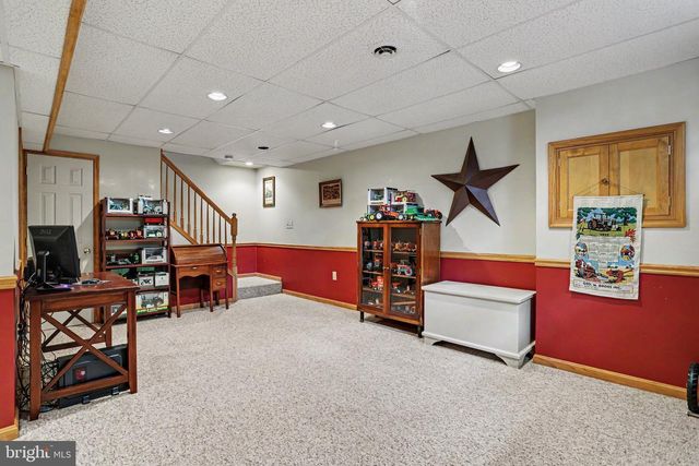 3300 NICOLE CT, Dover, PA 17315