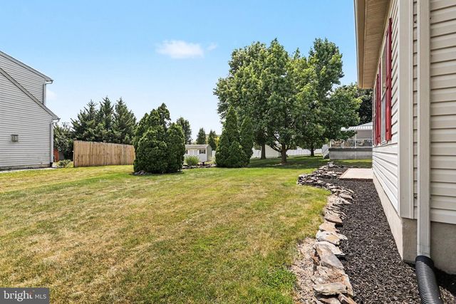 3300 NICOLE CT, Dover, PA 17315