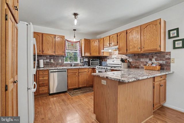 3300 NICOLE CT, Dover, PA 17315