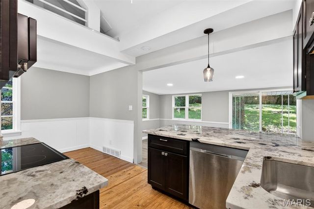 21 S Dellwood Avenue, St Louis, MO 63135