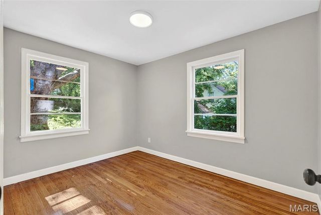 21 S Dellwood Avenue, St Louis, MO 63135