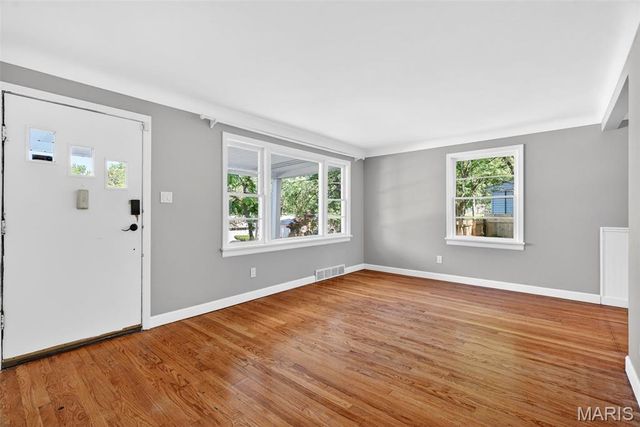 21 S Dellwood Avenue, St Louis, MO 63135