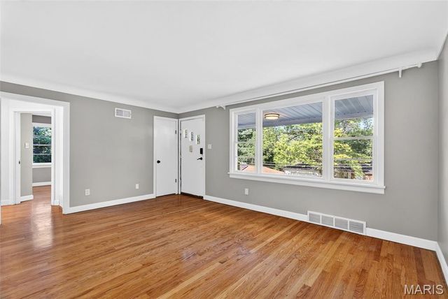 21 S Dellwood Avenue, St Louis, MO 63135