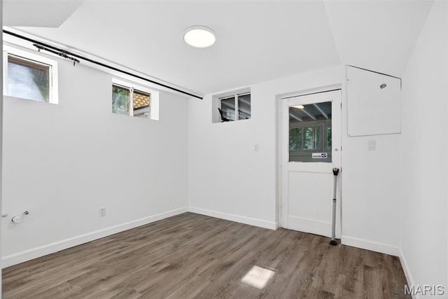 21 S Dellwood Avenue, St Louis, MO 63135