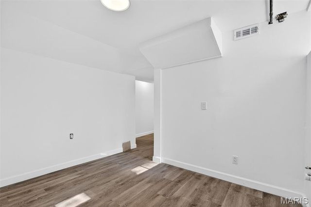 21 S Dellwood Avenue, St Louis, MO 63135