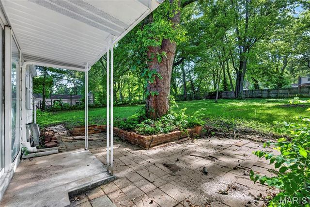 21 S Dellwood Avenue, St Louis, MO 63135