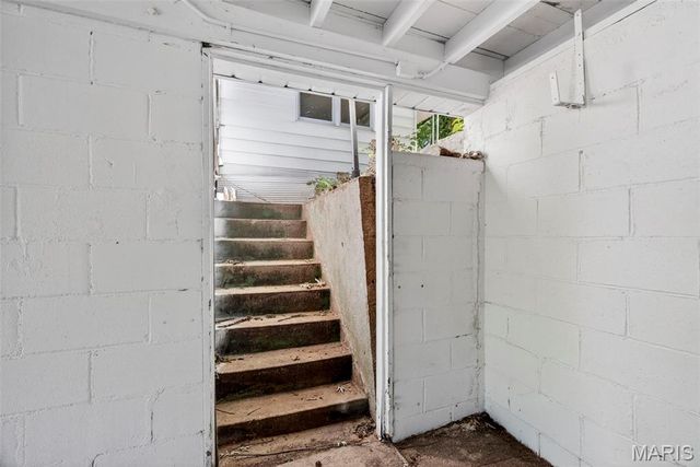 21 S Dellwood Avenue, St Louis, MO 63135