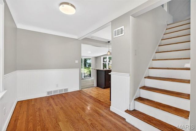 21 S Dellwood Avenue, St Louis, MO 63135