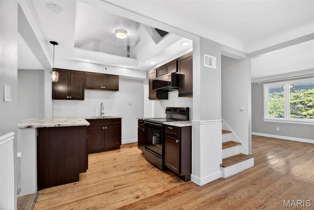 21 S Dellwood Avenue, St Louis, MO 63135