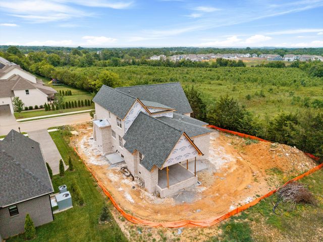 1010 Stone Creek Ln, Lebanon, TN 37087