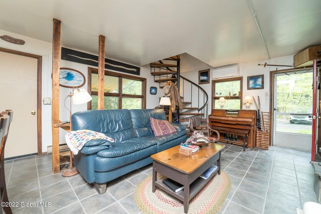 8 Robin Ann Lane, Westerlo, NY 12193