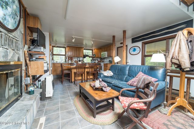 8 Robin Ann Lane, Westerlo, NY 12193