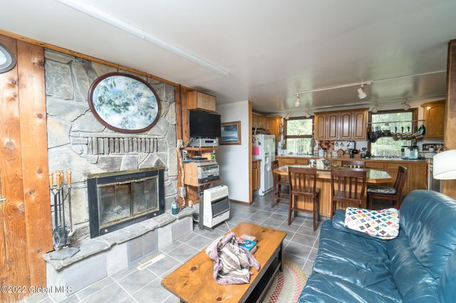 8 Robin Ann Lane, Westerlo, NY 12193