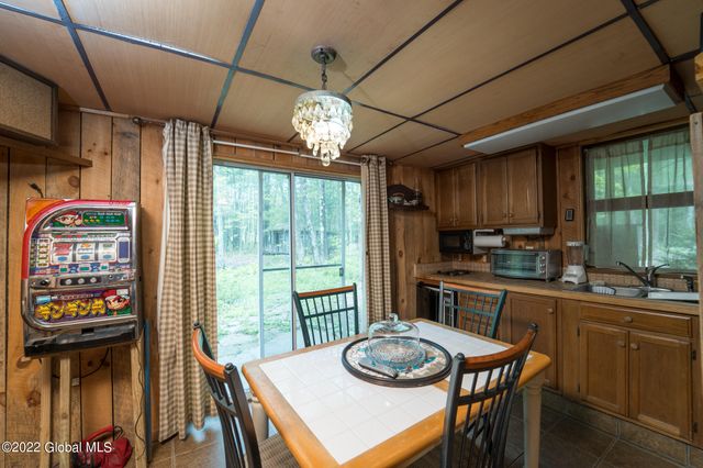 8 Robin Ann Lane, Westerlo, NY 12193