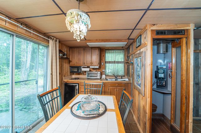 8 Robin Ann Lane, Westerlo, NY 12193