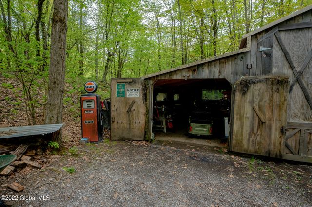 8 Robin Ann Lane, Westerlo, NY 12193