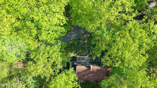 8 Robin Ann Lane, Westerlo, NY 12193