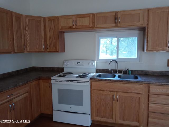8 Robin Ann Lane, Westerlo, NY 12193