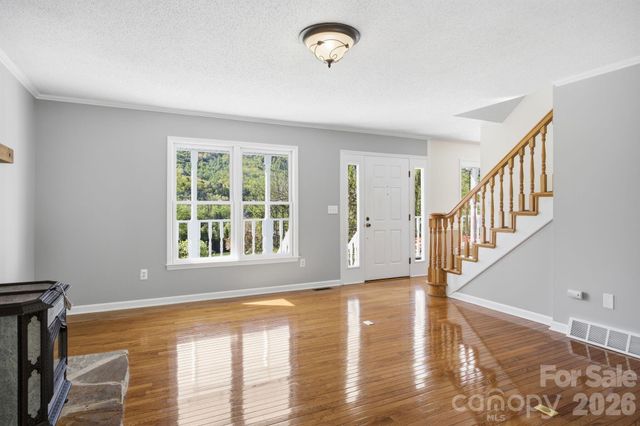 29 Small Mountain Drive, Asheville, NC 28805