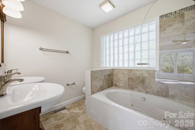 29 Small Mountain Drive, Asheville, NC 28805