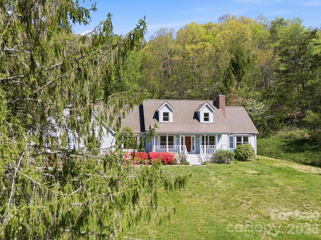 29 Small Mountain Drive, Asheville, NC 28805