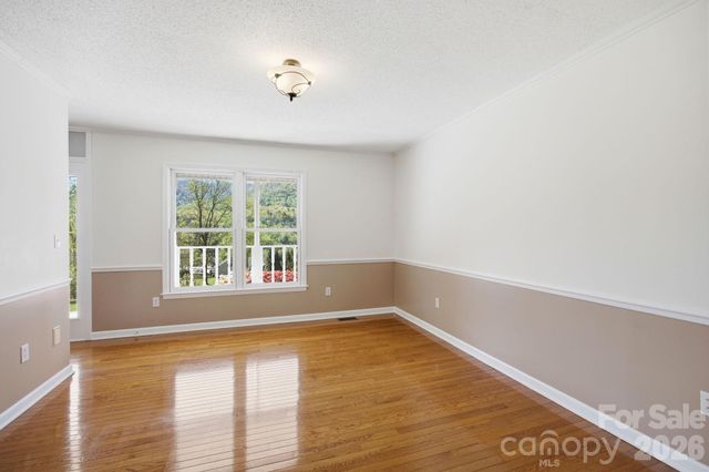 29 Small Mountain Drive, Asheville, NC 28805
