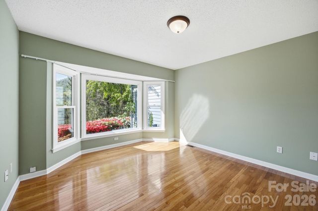 29 Small Mountain Drive, Asheville, NC 28805
