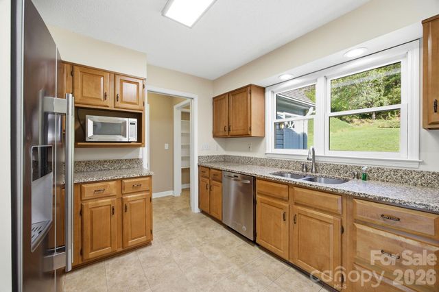 29 Small Mountain Drive, Asheville, NC 28805