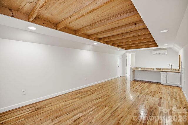 29 Small Mountain Drive, Asheville, NC 28805